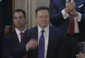 Musk has coalition support in lawsuit threat against Apple over App Store treatment