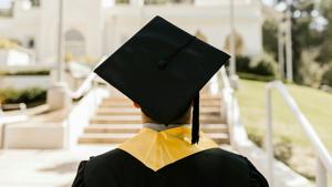 Report: First-generation college students graduate at lower rates